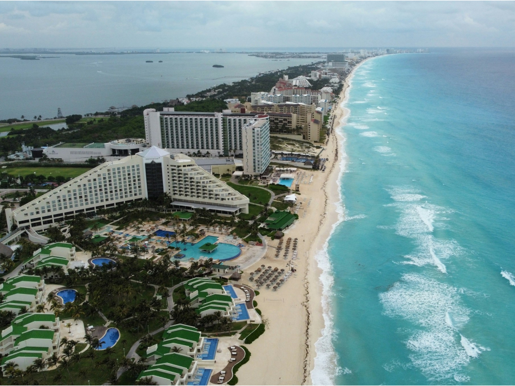 Cancun airport transfer service